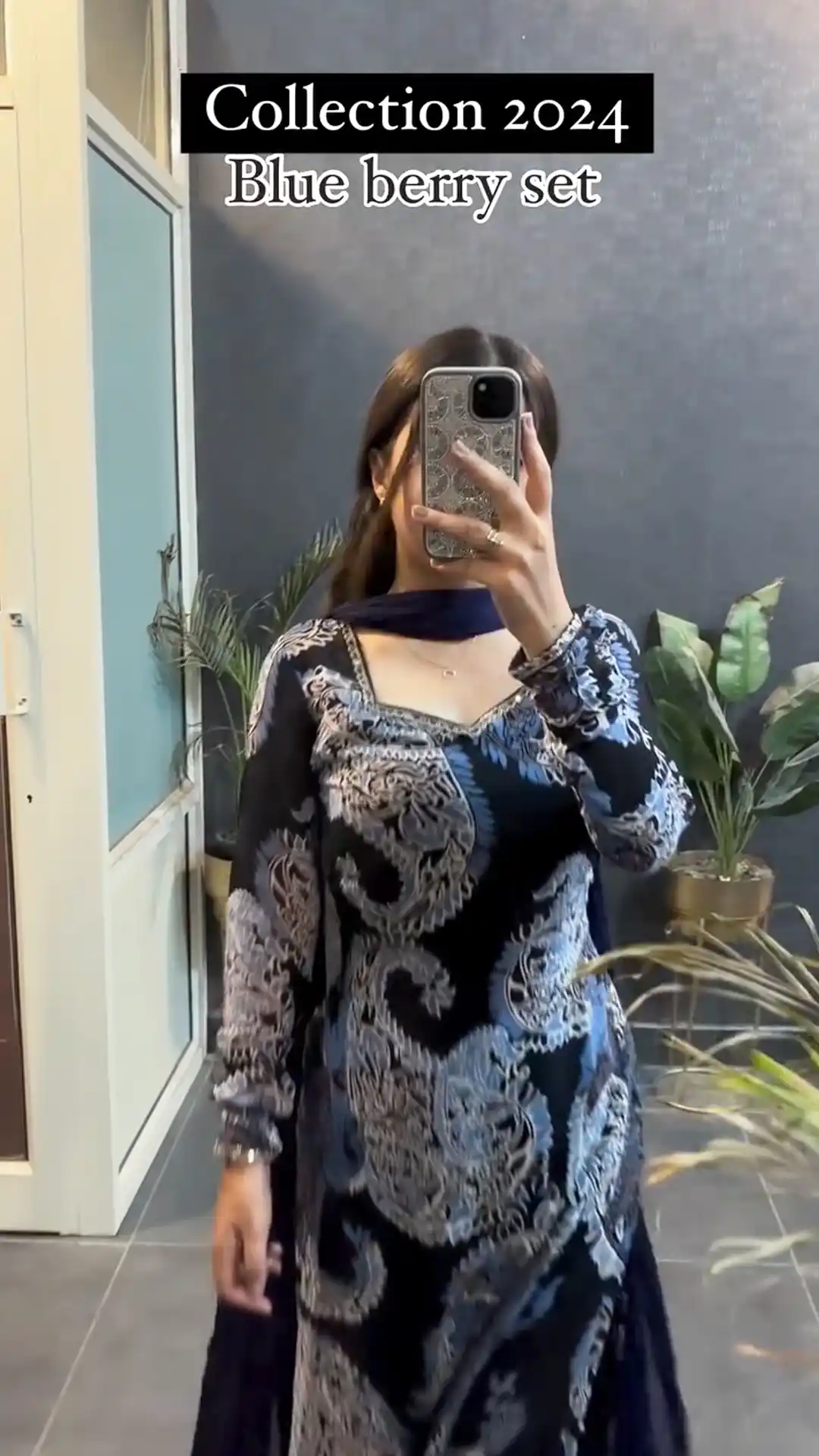 Blueberry set Straight Winter friendly suits sets.png